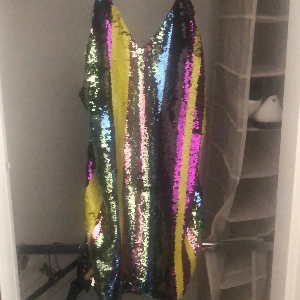 Gorgeous boutique sequin multicolor party dress - Picture 1 of 2